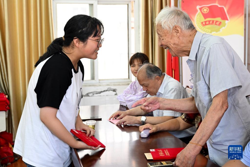 冰球突破玩法规则